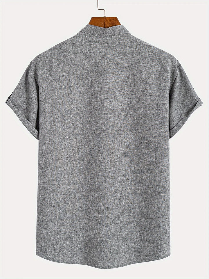 Chemise élégante à manches courtes et col montant