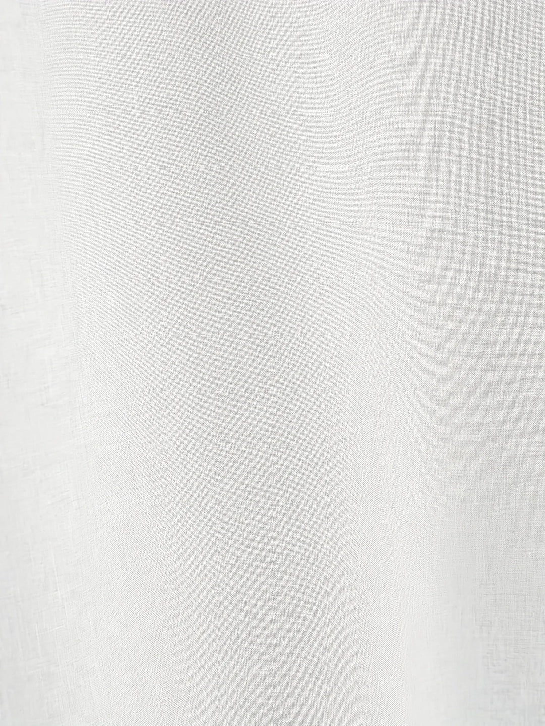 Chemise élégante à manches courtes et col montant
