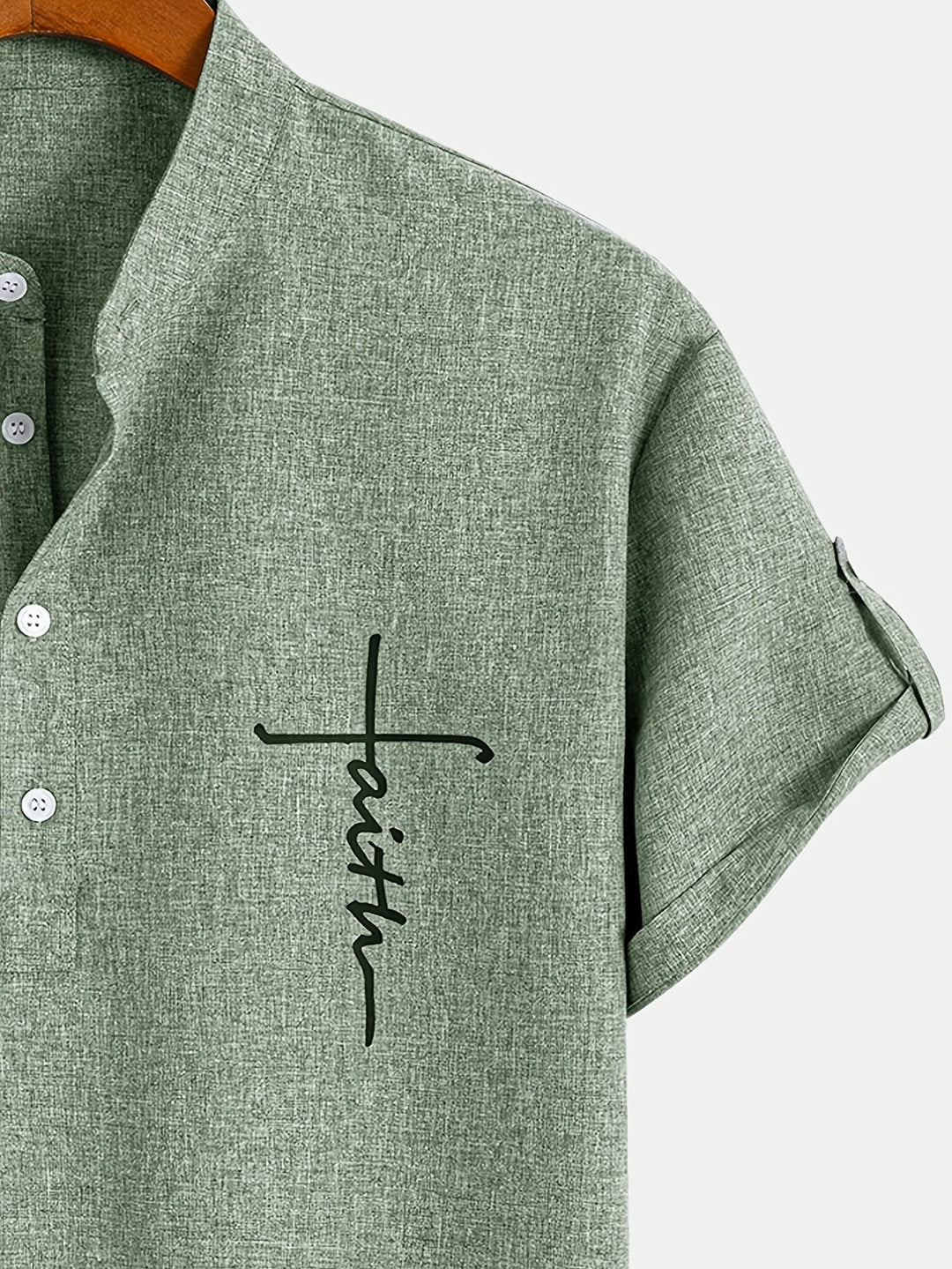Chemise élégante à manches courtes et col montant