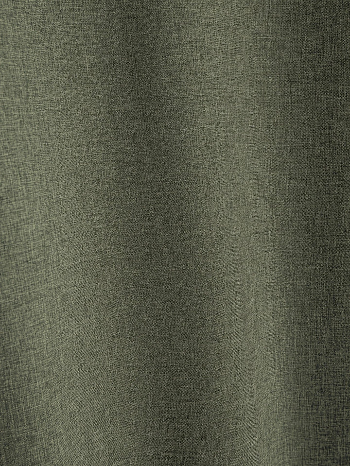 Chemise élégante à manches courtes et col montant