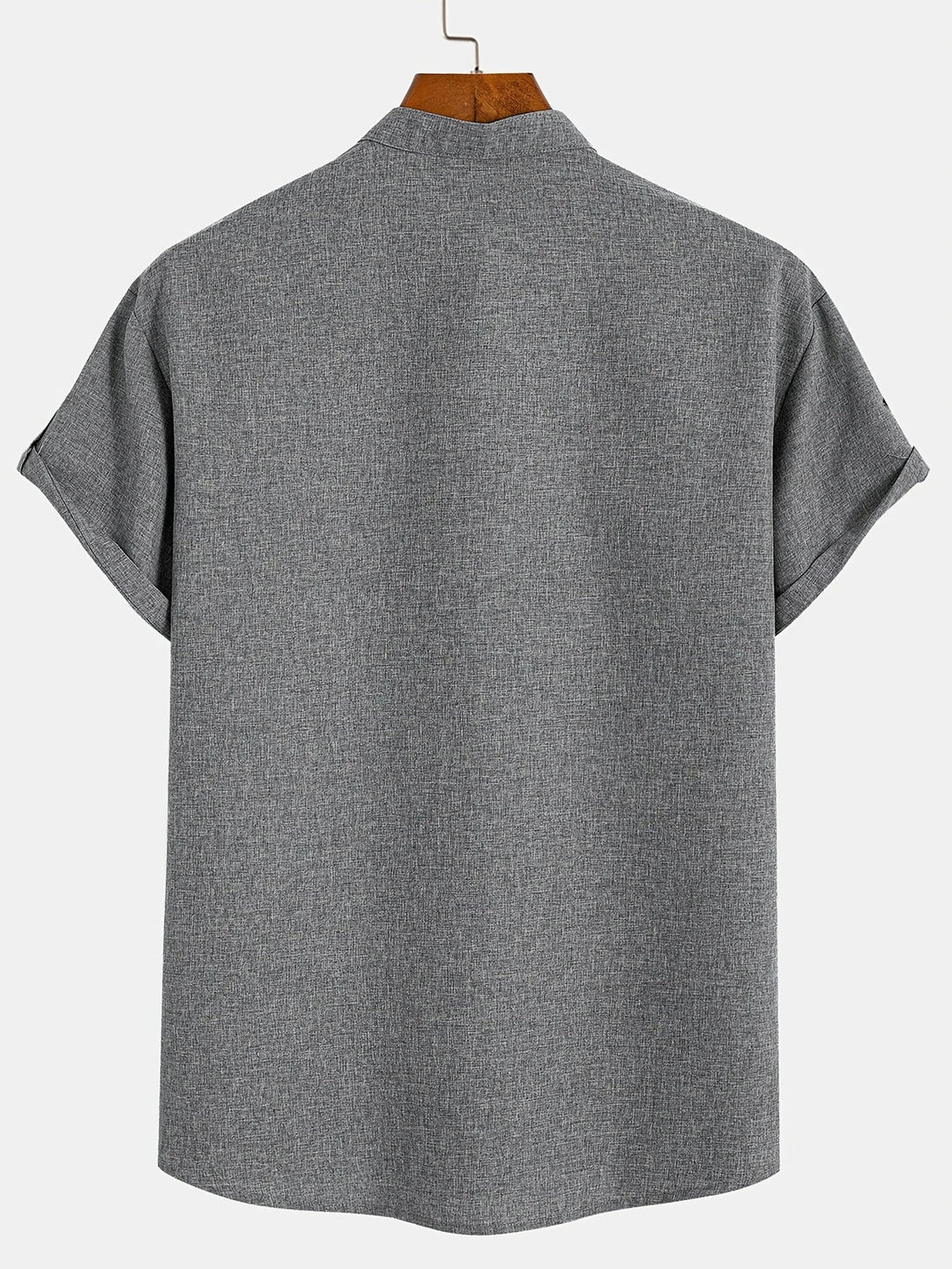 Chemise élégante à manches courtes et col montant