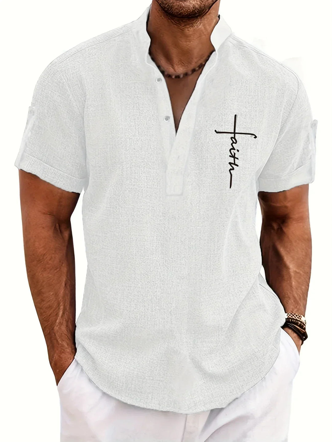 Chemise élégante à manches courtes et col montant