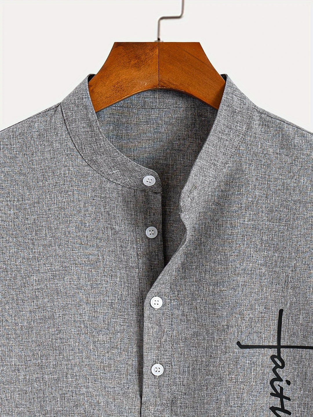 Chemise élégante à manches courtes et col montant